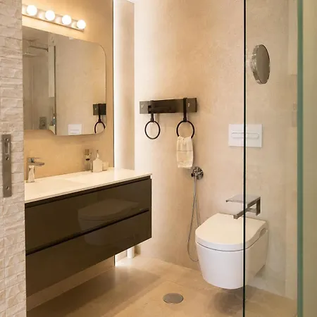 Elegant Beachfront شقة ماربيا